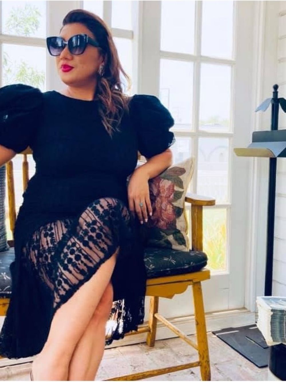 Women's Black Puff-Sleeve Lace Midi Dress